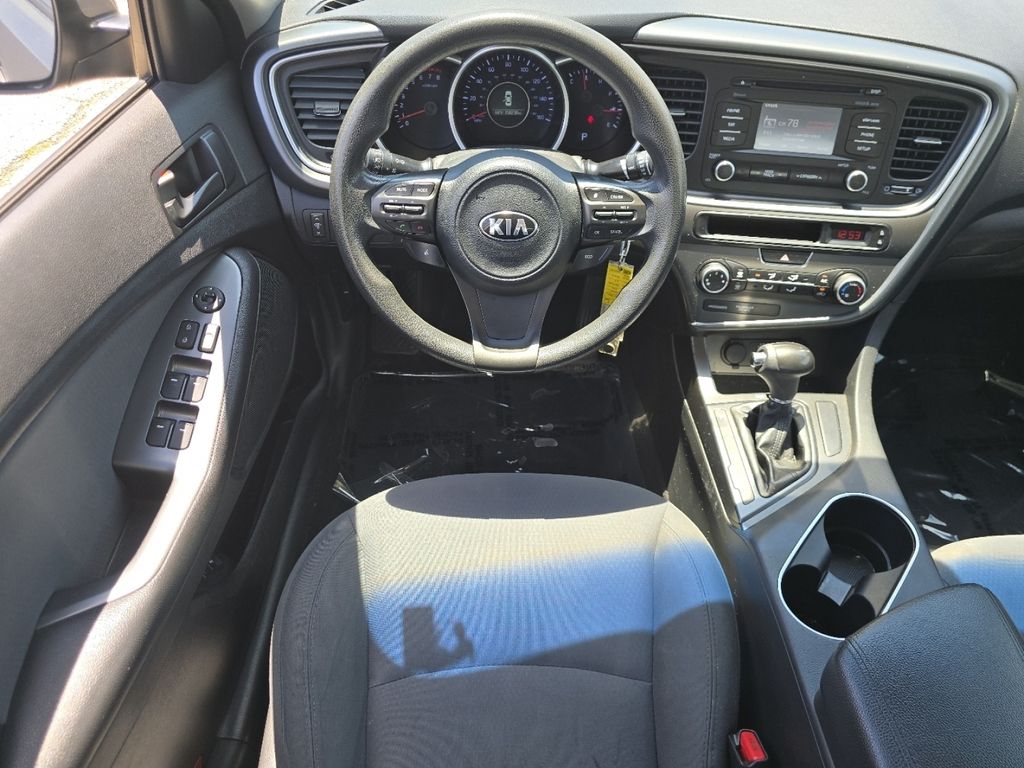 Used 2015 Silver Kia LX image 21