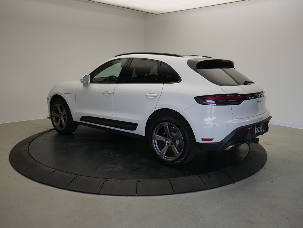 Thumbnail: 2023 Porsche Macan - 3