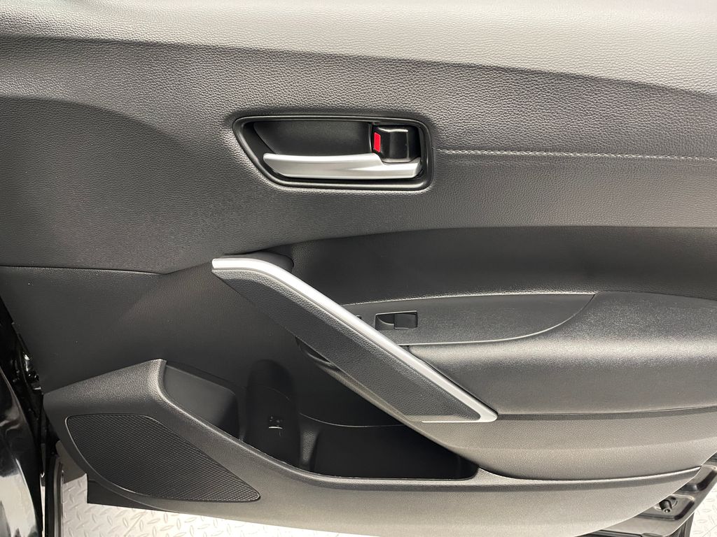 2023 Toyota Corolla Cross XLE 15