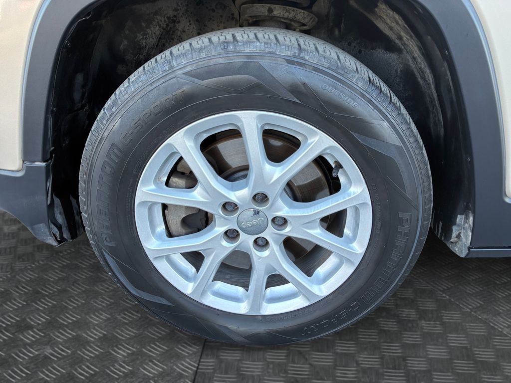 Used Car 2015 Jeep Cherokee  Latitude For Sale Under $12,000 In Austin, Texas