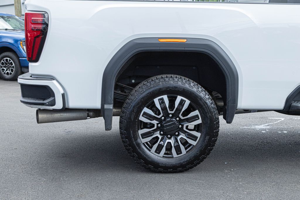 Used 2025 White GMC Denali Ultimate image 12