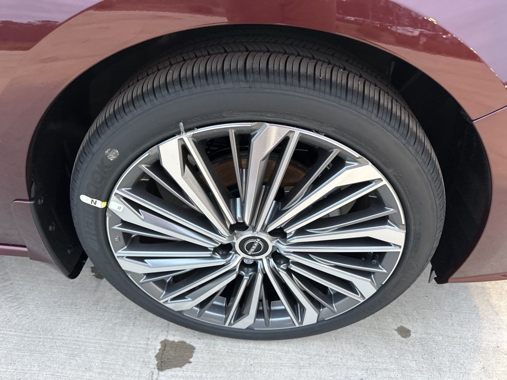 2025 Garnet Pearl Metallic Nissan Altima 2.5 SL FWD Sedan