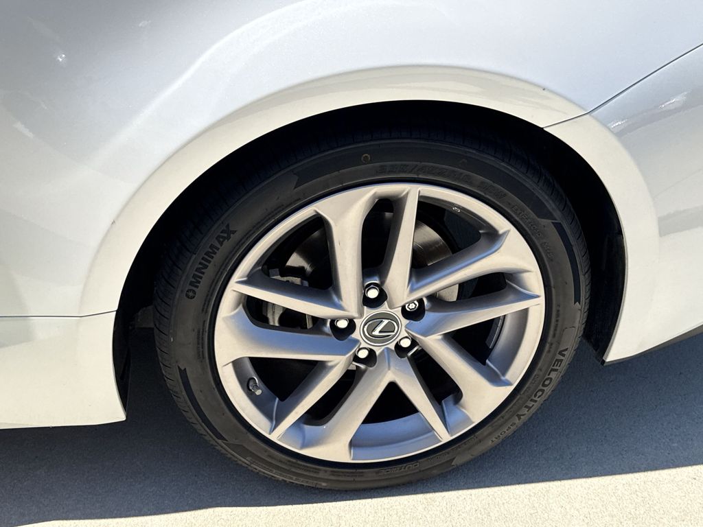 Thumbnail: 2022 Lexus RC - 31