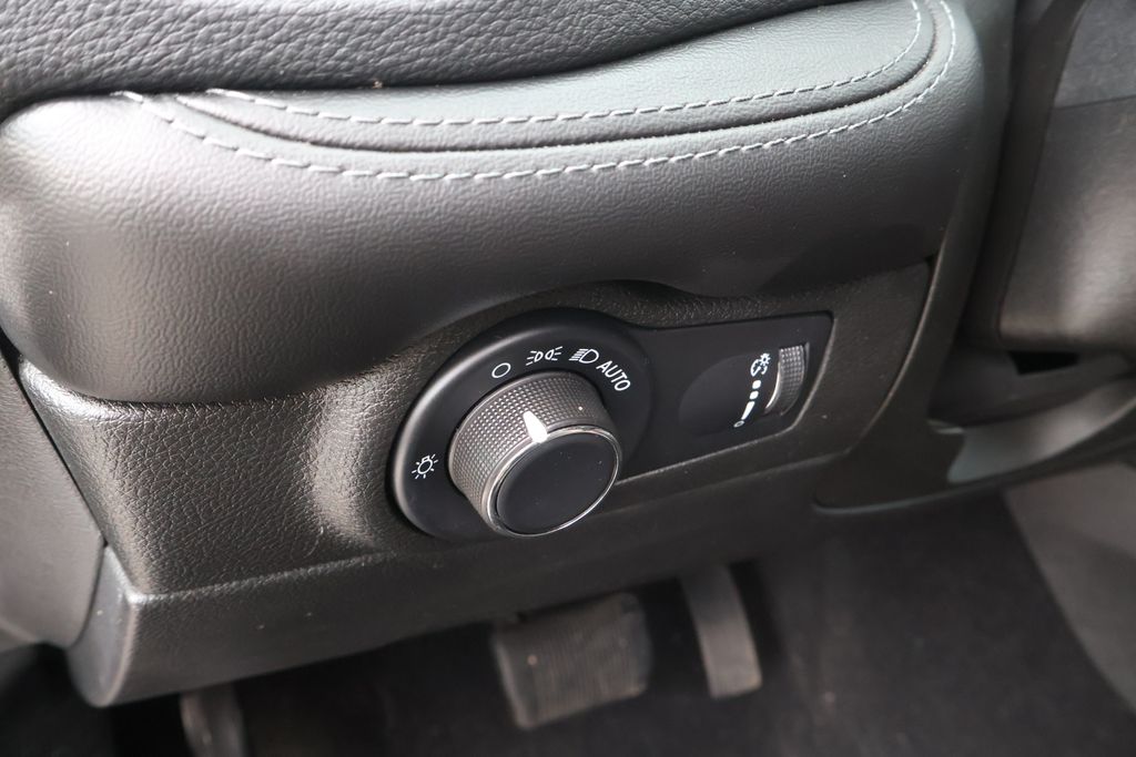 Thumbnail: 2023 Dodge Durango - 14