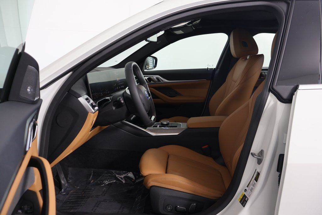 Thumbnail: 2025 BMW i4 - 5