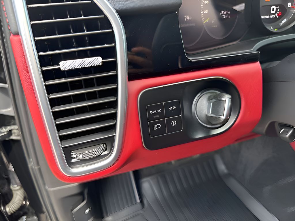 Used Car 2023 Porsche Cayenne E-hybrid  Turbo S For Sale Under $130,000 In Austin, Texas