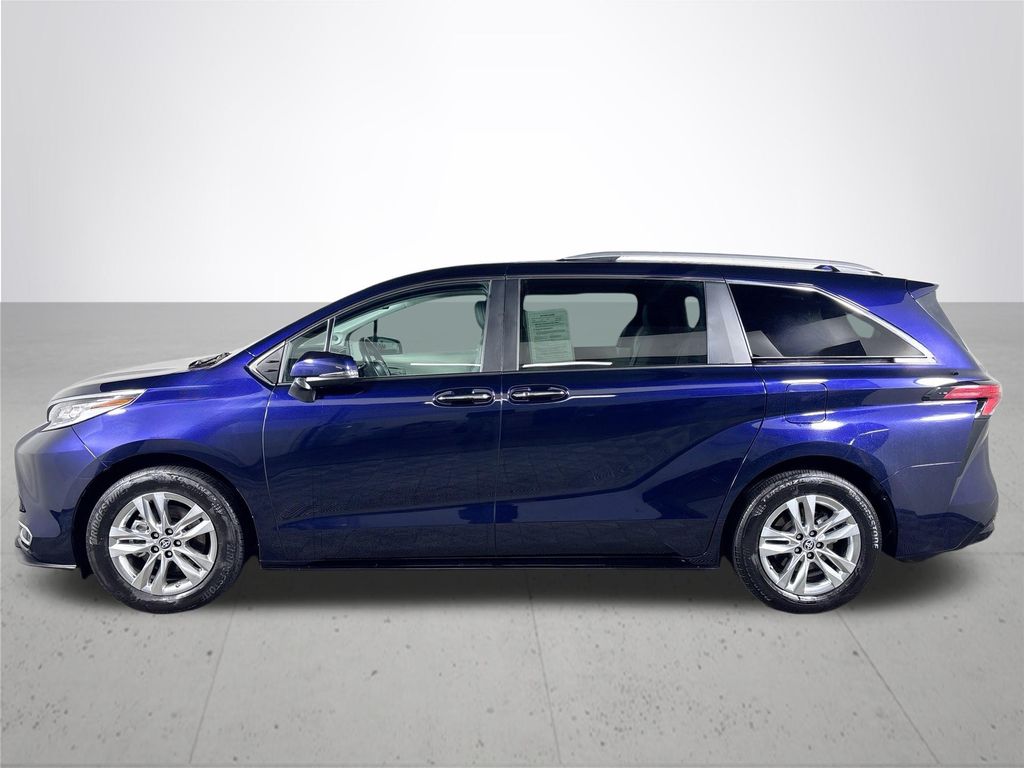 2023 Toyota Sienna Limited