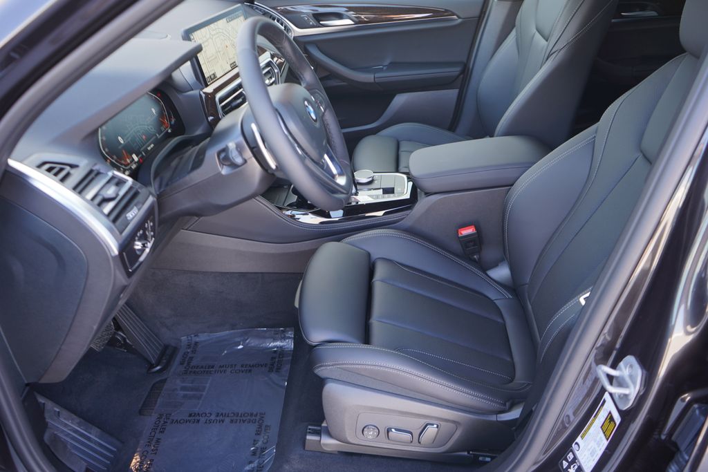 2025 BMW X4 xDrive30i 10