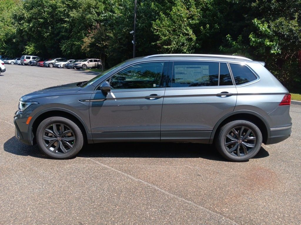 2024 Volkswagen Tiguan 2.0T SE 2