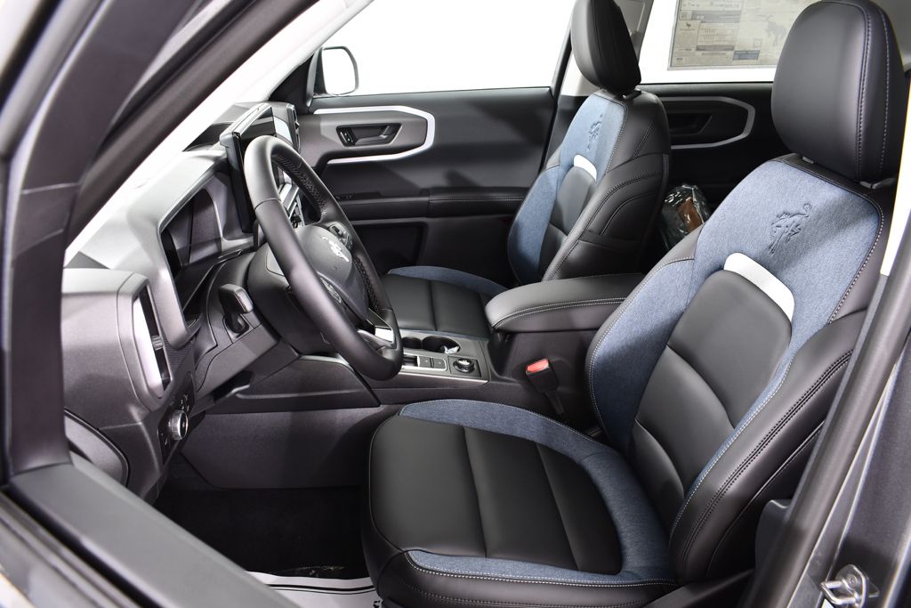 New 2025 Gray Ford Outer Banks image 6