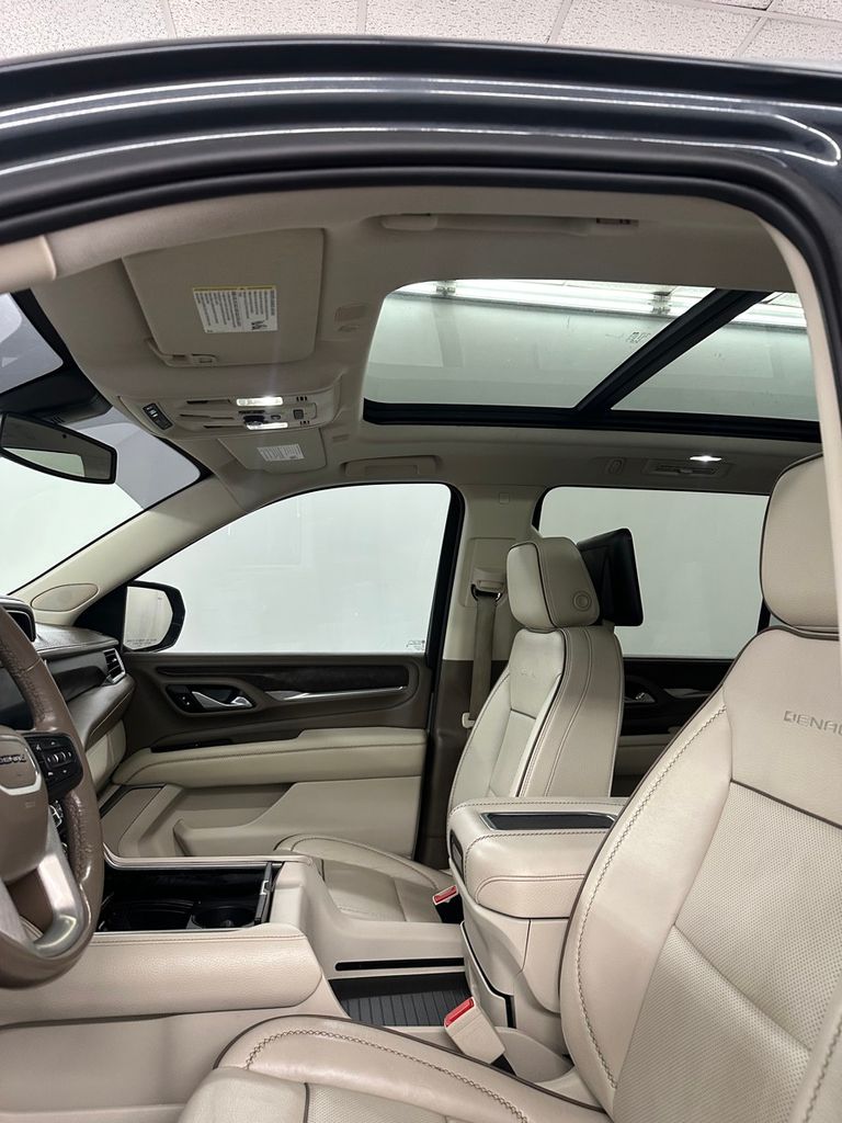 used 2021 GMC Yukon XL car, priced at $41,985