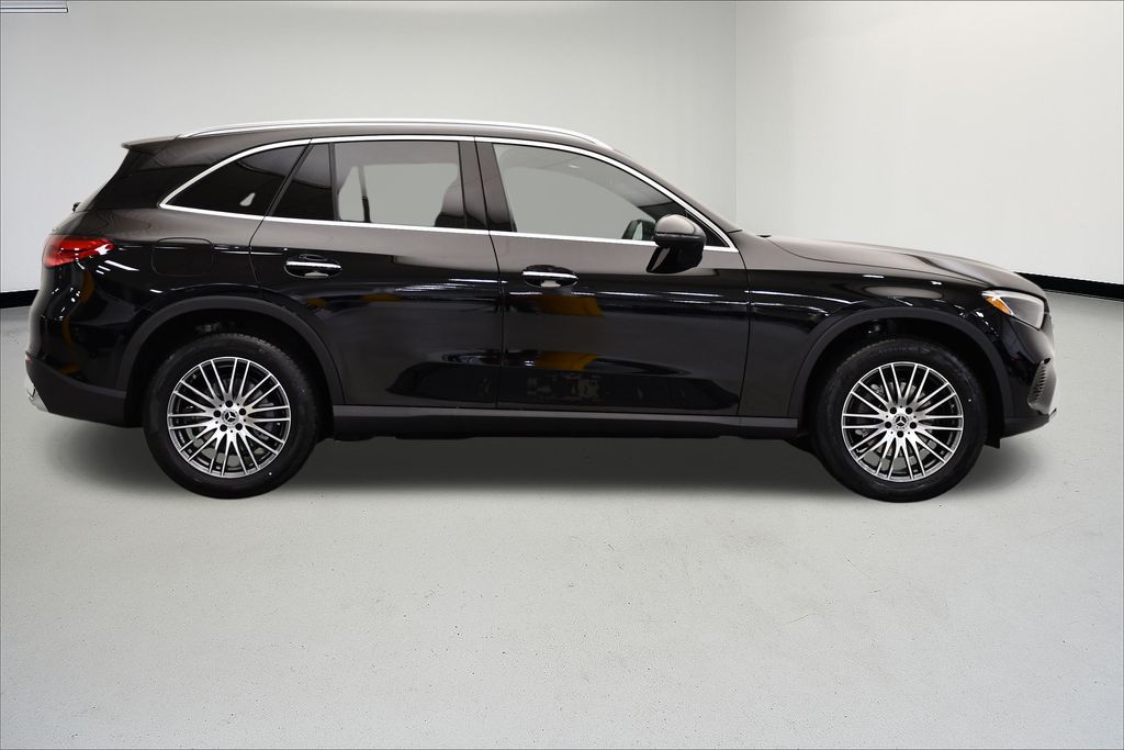 Thumbnail: 2025 Mercedes-Benz GLC - 6