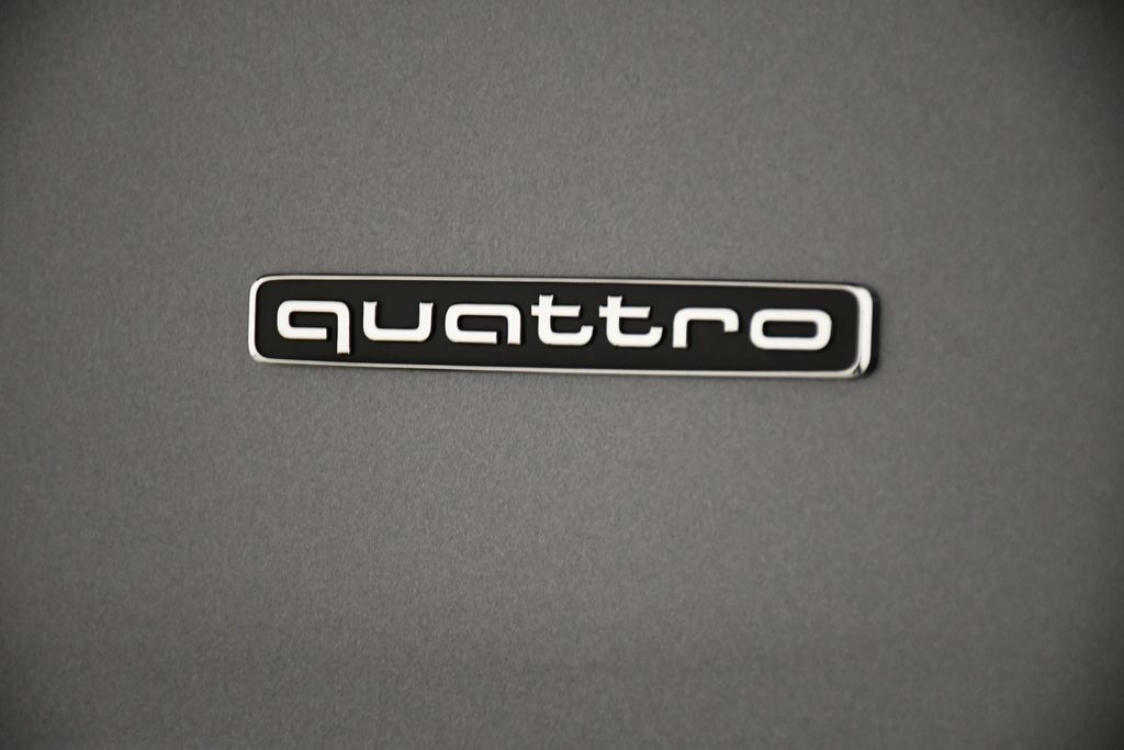 Thumbnail: 2026 Audi Q7 - 10