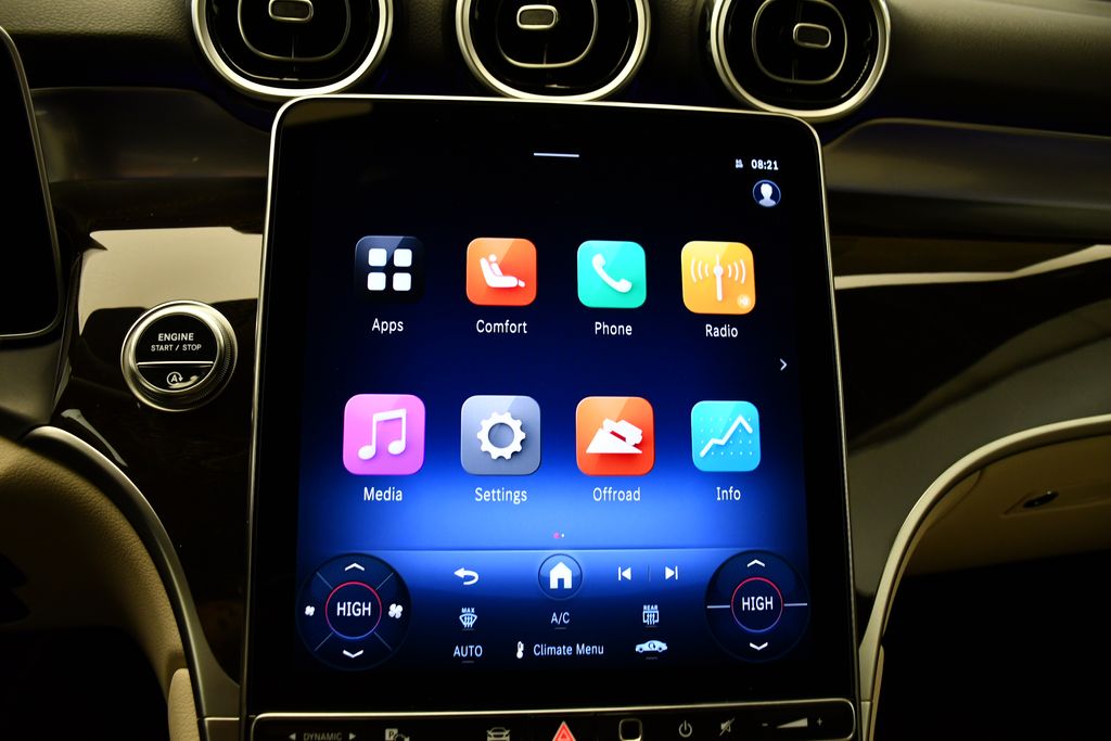 Thumbnail: 2025 Mercedes-Benz GLC - 24