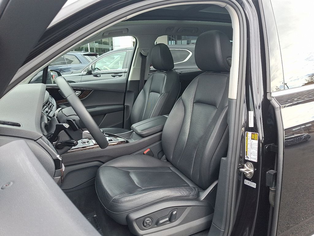 Thumbnail: 2019 Audi Q7 - 13