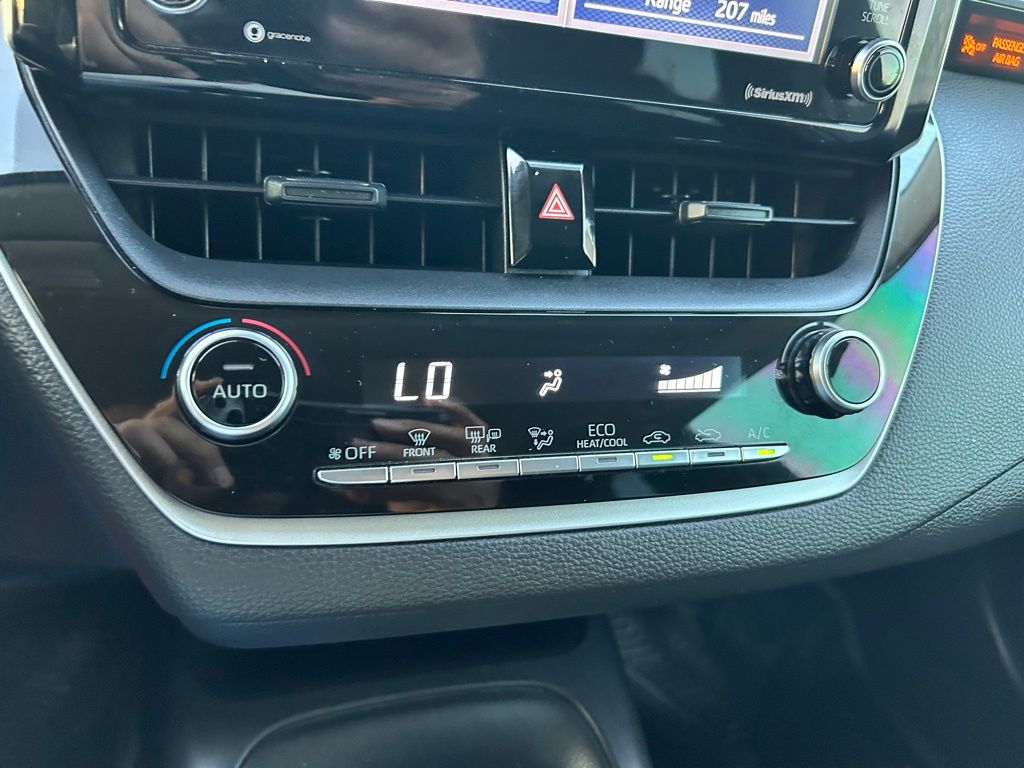 Thumbnail: 2021 Toyota Corolla - 24