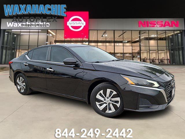 Super Black Clearcoat 2025 Nissan Altima Sedan Front-Wheel Drive Continuously Variable Transmission