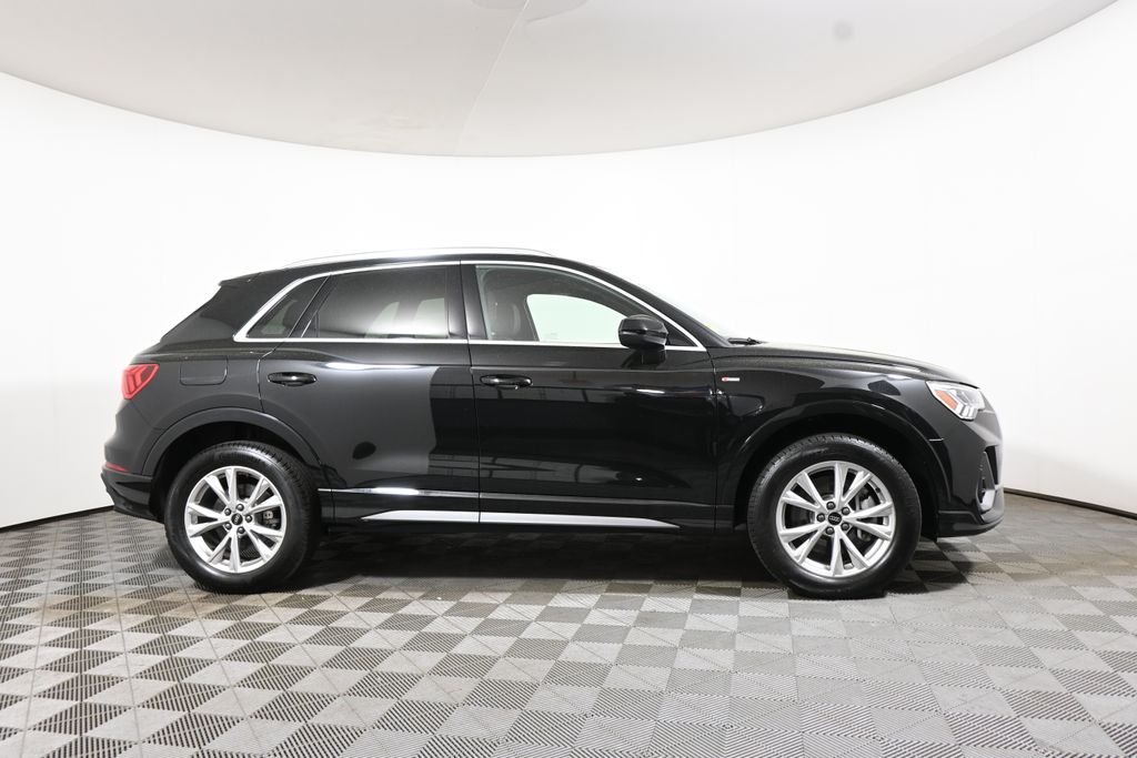 Thumbnail: 2025 Audi Q3 - 8