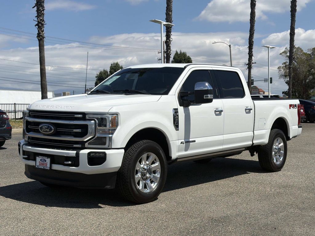 White Metallic 2022 Ford F-250 Super Duty Platinum Crew Cab 4WD Pickup Truck Four-Wheel Drive Automatic