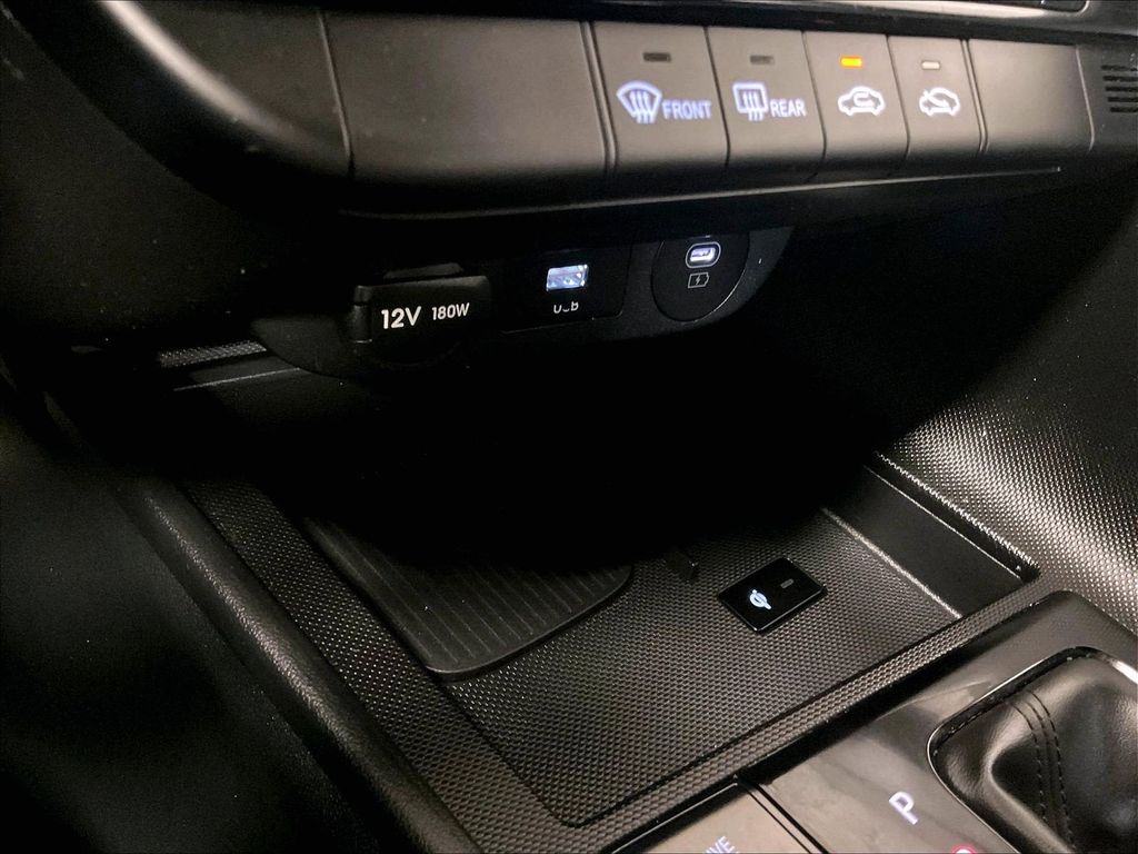 2025 Hyundai Elantra — photo 26
