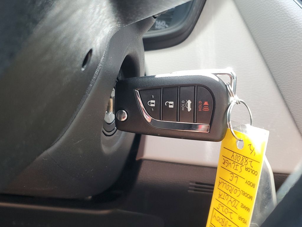 2025 Toyota Corolla LE photo 22