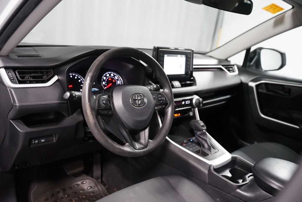 Thumbnail: 2021 Toyota RAV4 - 7