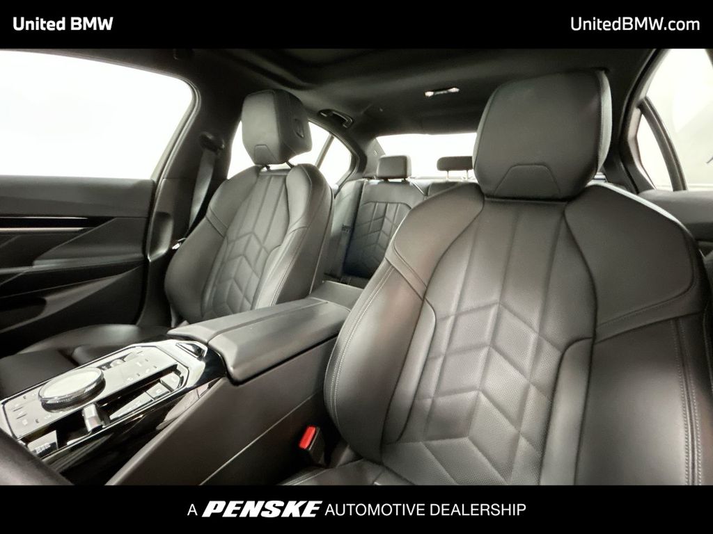 2024 BMW 5 Series 530i xDrive 13