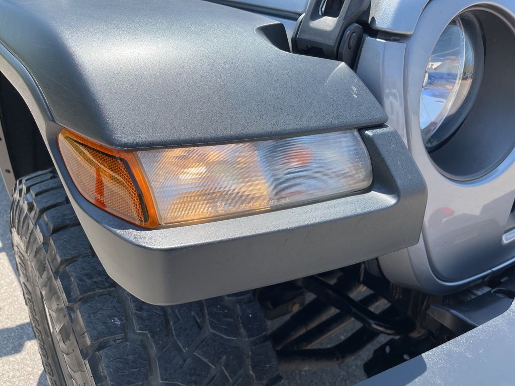 Thumbnail: 2020 Jeep Gladiator - 13