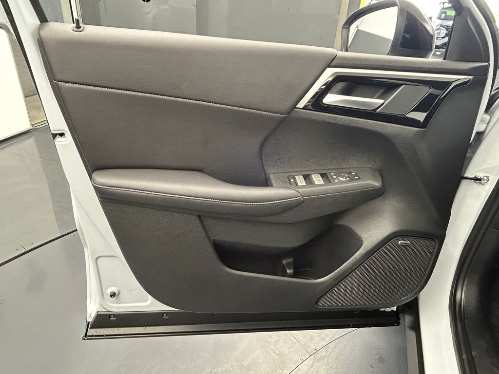 New 2026 White / Black Mitsubishi Trail Edition image 14