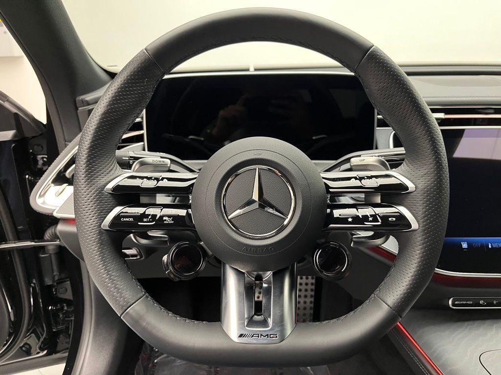 Thumbnail: 2025 Mercedes-Benz E-Class - 12