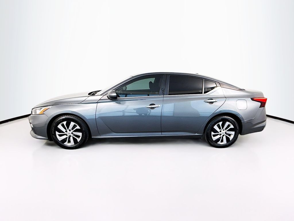 Thumbnail: 2019 Nissan Altima - 8