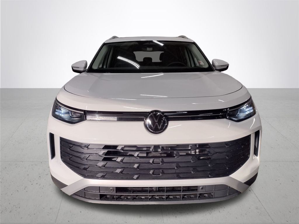 2025 Volkswagen Tiguan SE photo 2