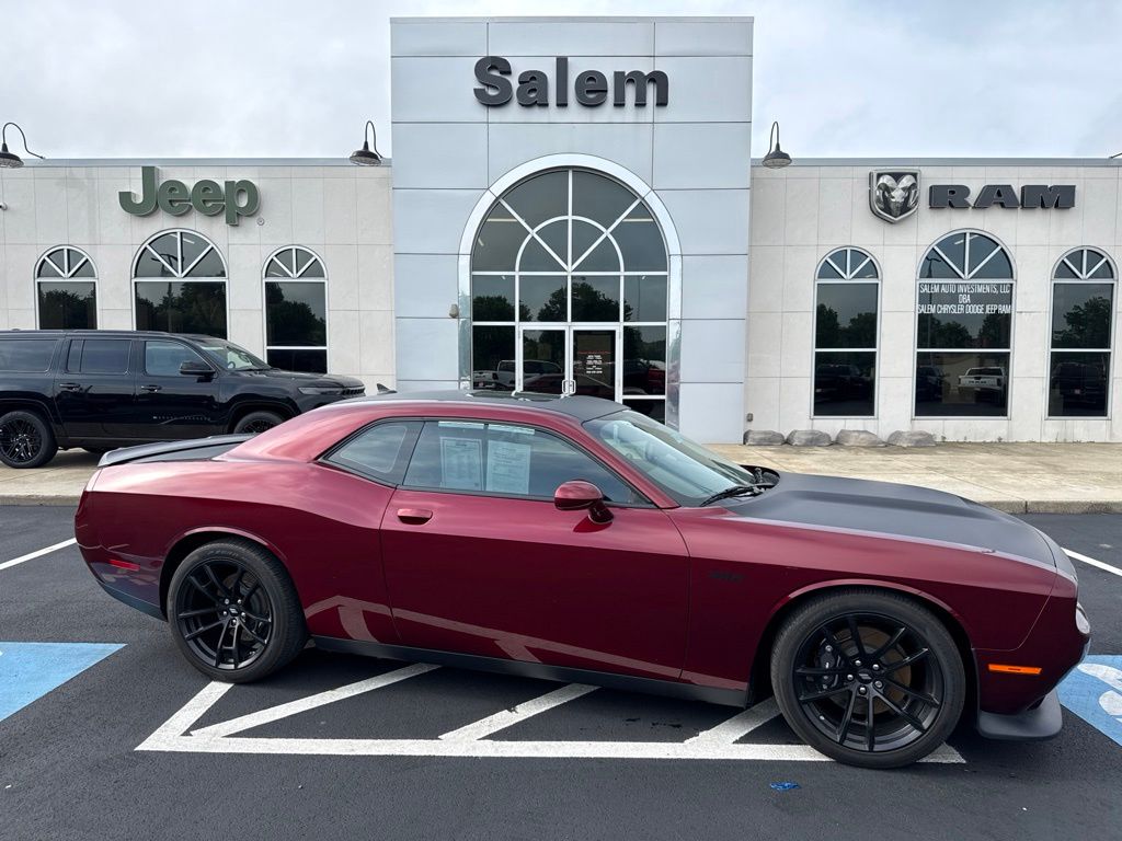Octane Red Pearlcoat 2019 Dodge Challenger Coupe Rear-Wheel Drive 8-Speed Automatic