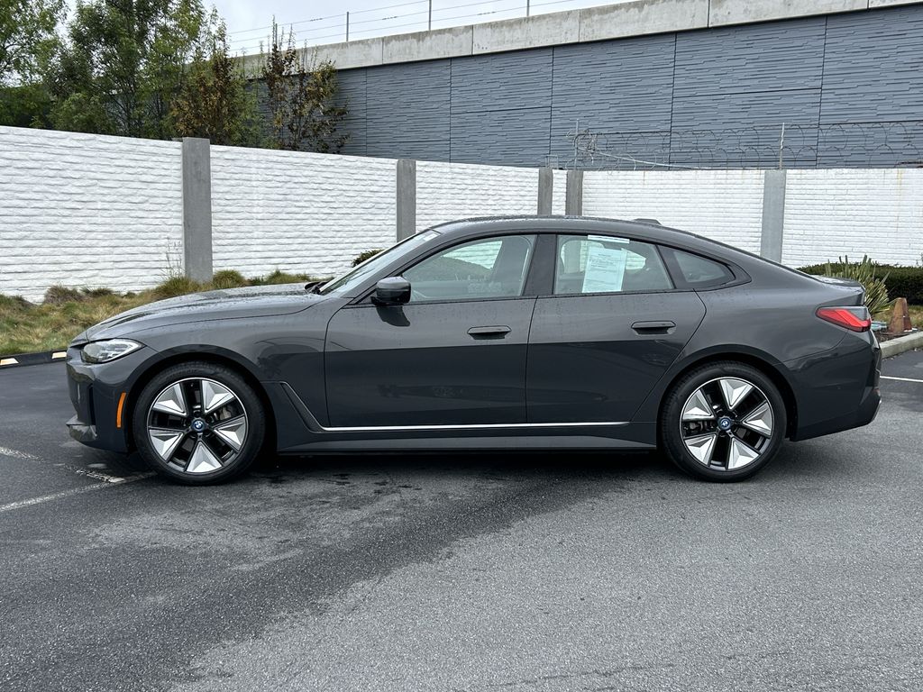 Thumbnail: 2023 BMW i4 - 2