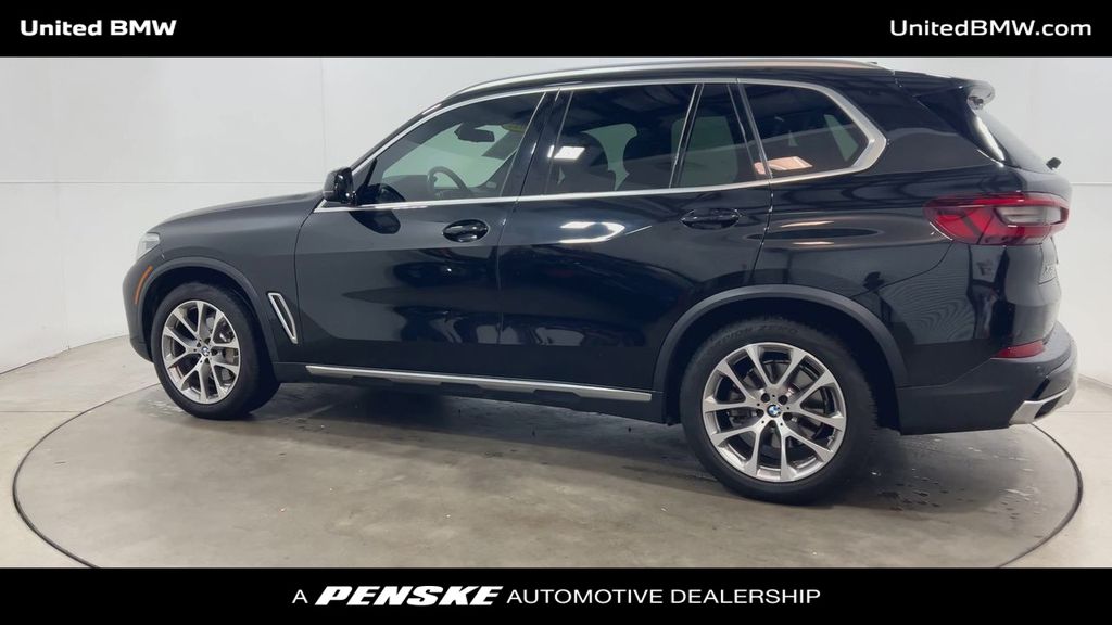Thumbnail: 2022 BMW X5 - 6