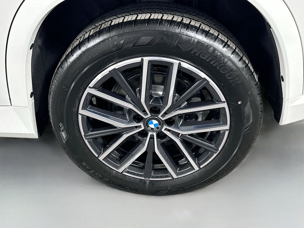 Thumbnail: 2026 BMW X1 - 23