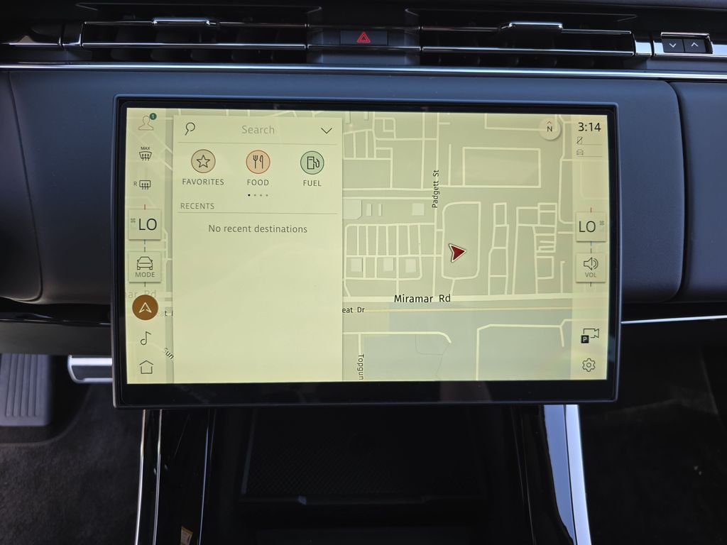 New 2026 White Land Rover Dynamic SE image 23
