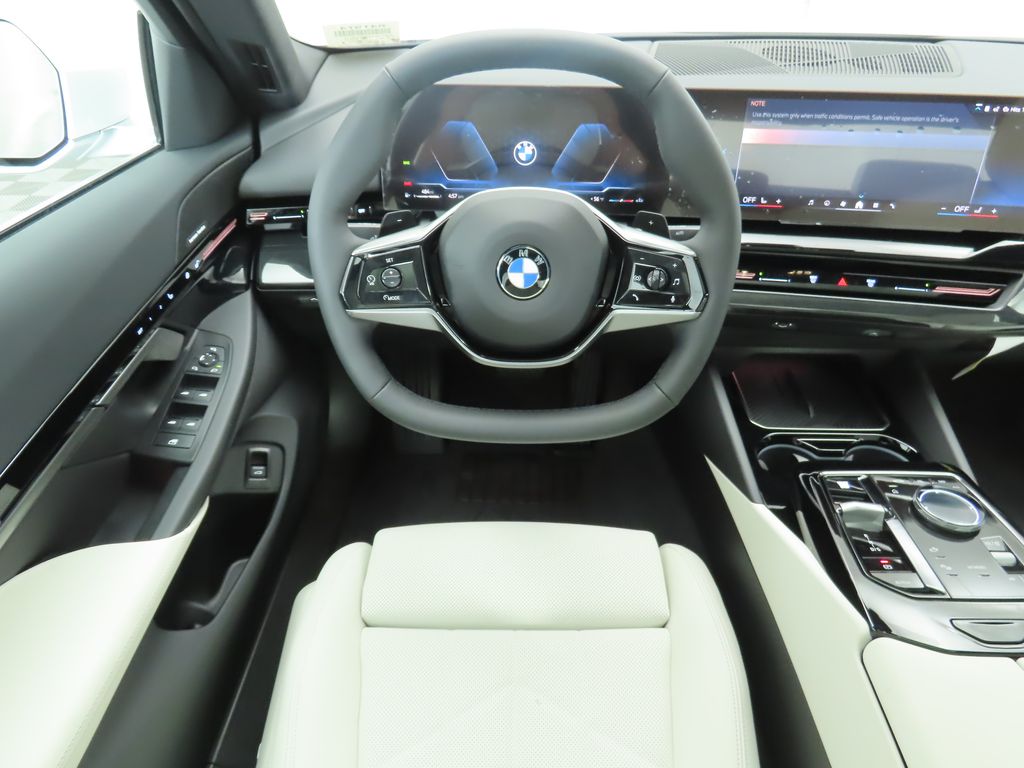 2025 BMW 5 Series 530i 10