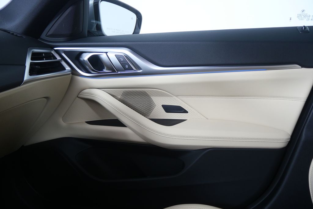 Thumbnail: 2026 BMW i4 - 23