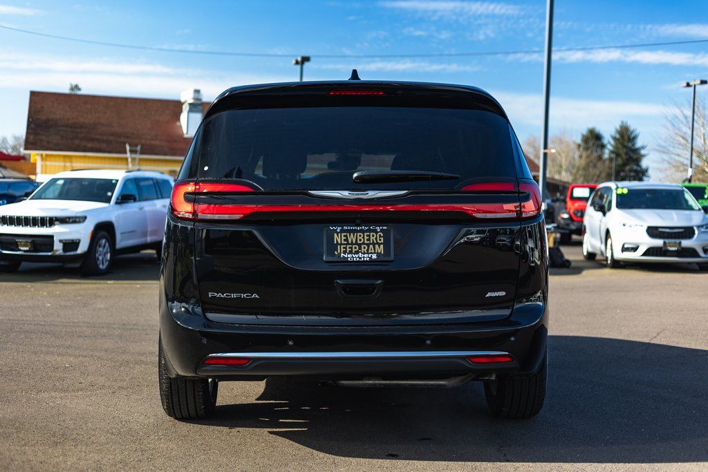 2026 Chrysler Pacifica Select thumbnail 8