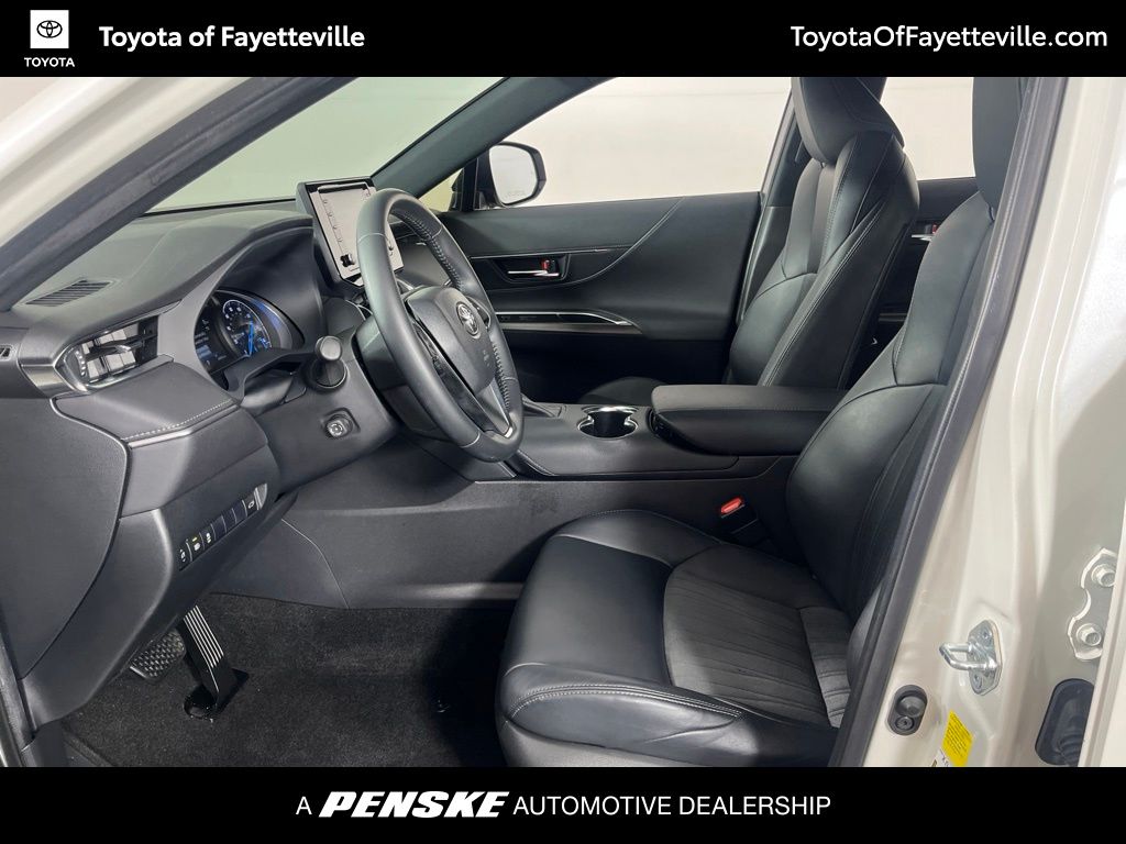 Thumbnail: 2021 Toyota Venza - 25