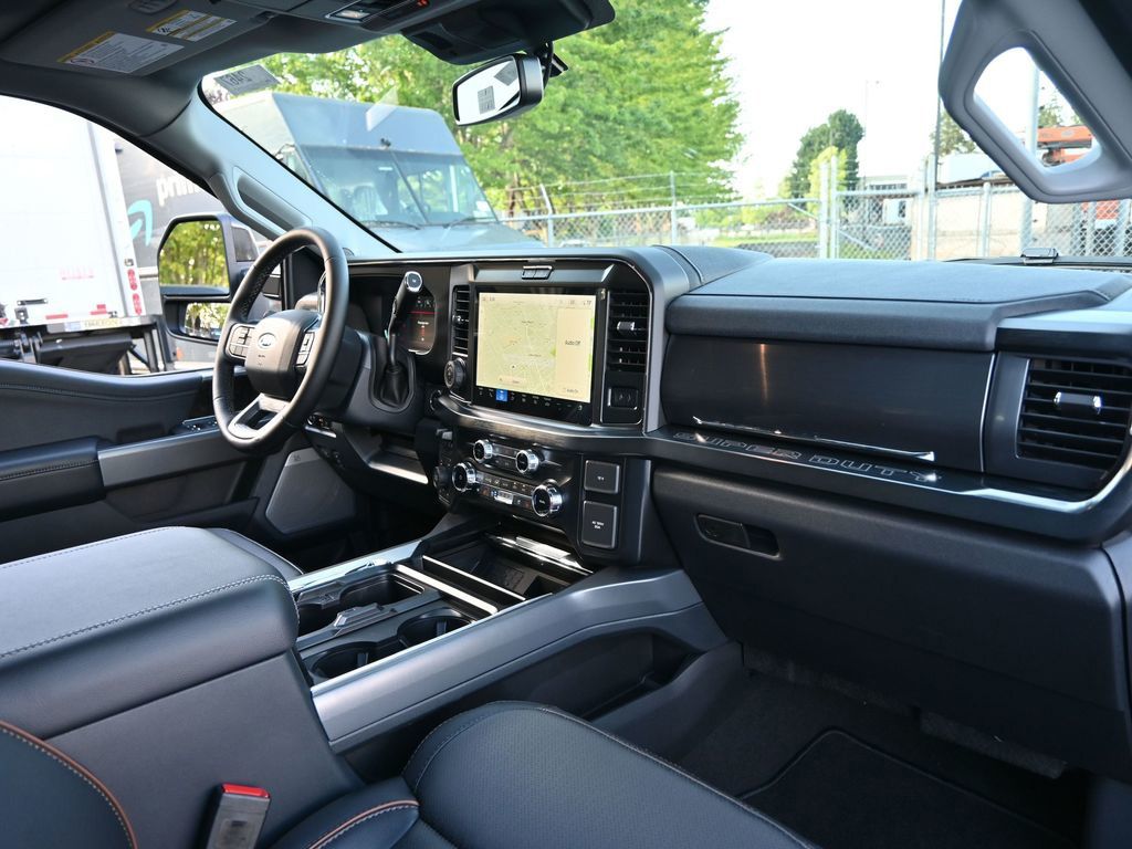 2025 Ford F-350 Super Duty LARIAT