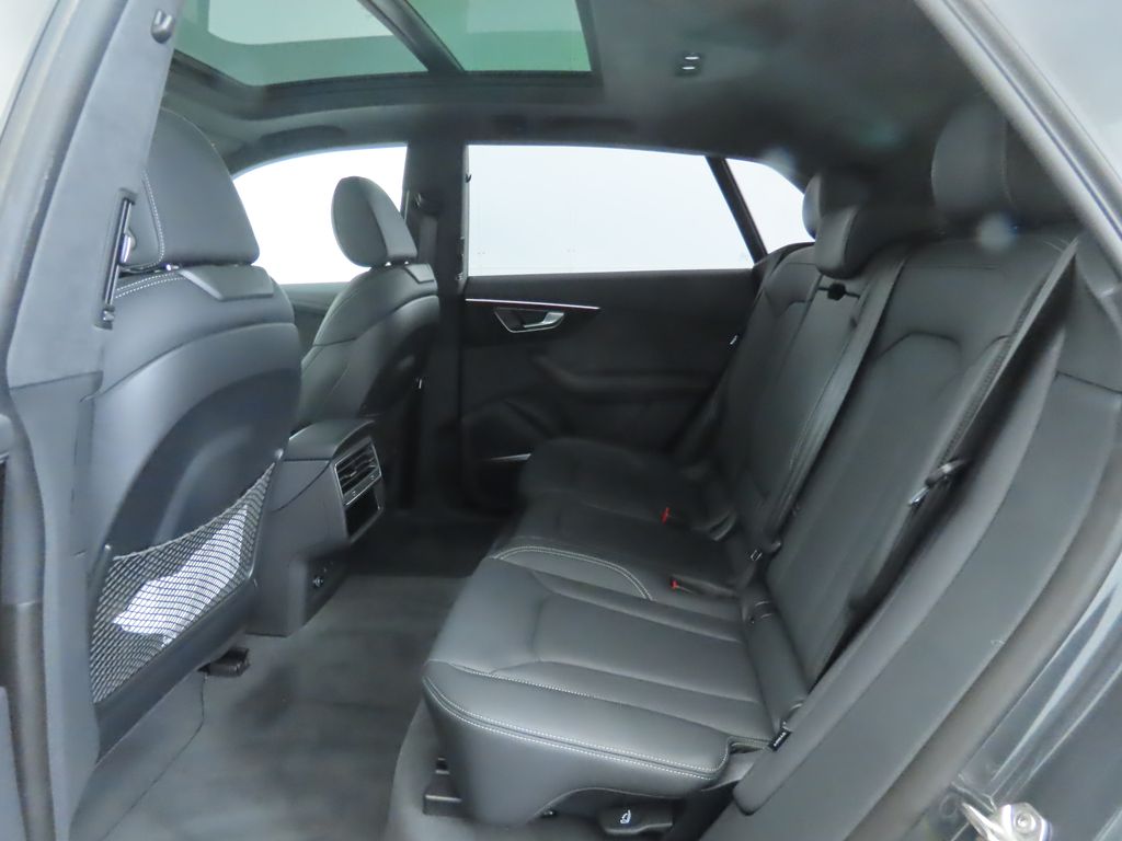 Thumbnail: 2025 Audi Q8 - 23