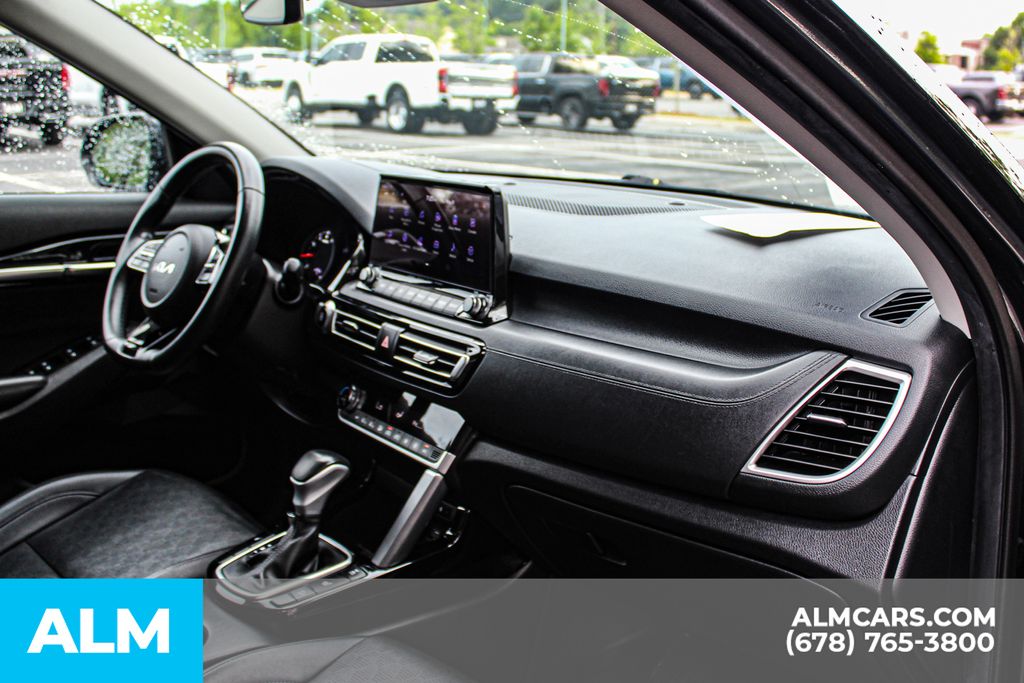 Used 2022 Gray Kia SX image 24