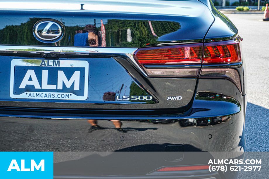 Used 2022 Black Lexus 500 Base image 13
