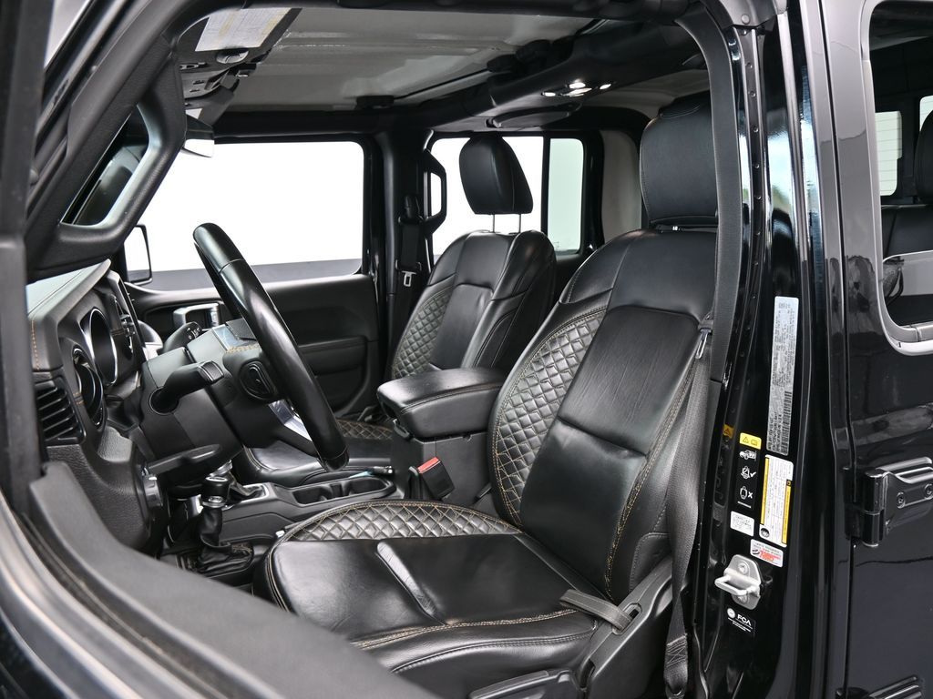 Used 2022 Black Clearcoat Jeep High Altitude image 10