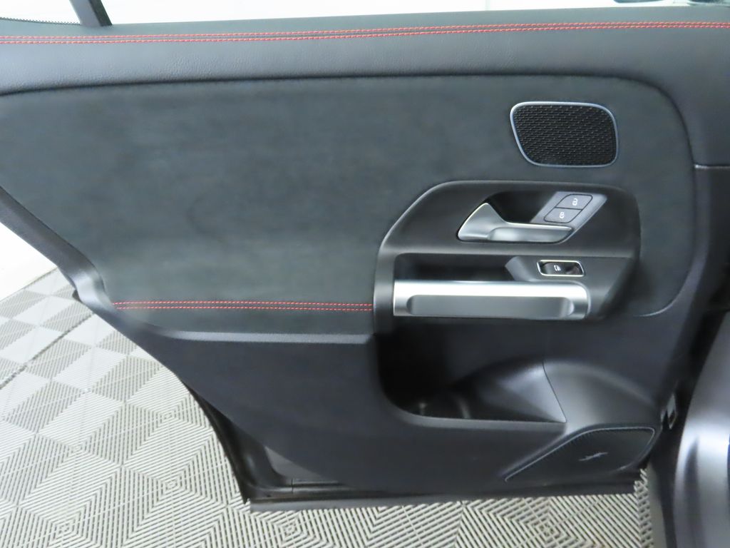 2021 Mercedes-Benz GLB 35 AMG 26