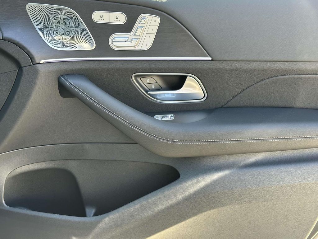 2025 Mercedes-Benz GLE 350 11