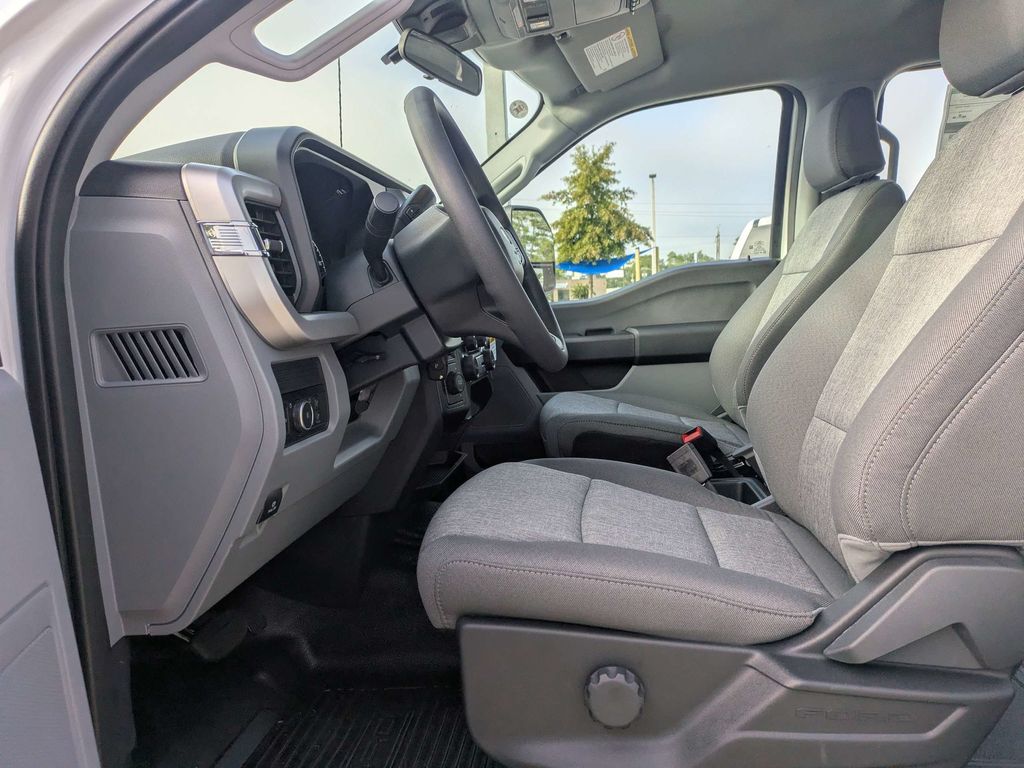 2027 Ford F-250 Super Duty XL
