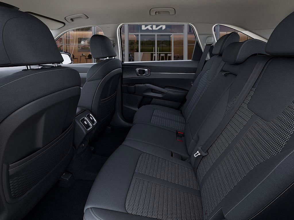 2025 Kia Sorento LX - Photo 17